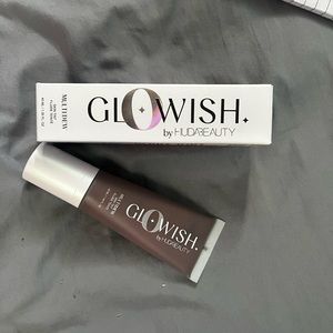 Huda beauty Glowish skin tint